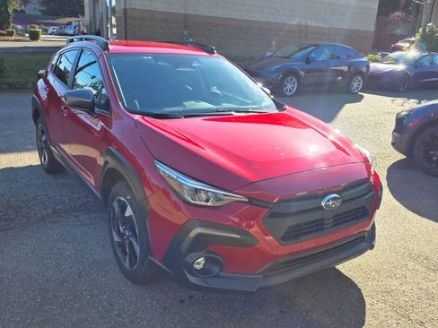 Used 2024 Subaru Crosstrek 2.5i Limited w/ Crosstrek Mirror Package AWD/4WD image 3