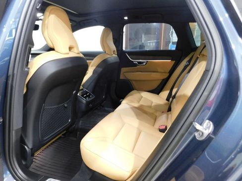 Used 2023 Volvo V90 B6 Cross Country Ultimate AWD/4WD image 50