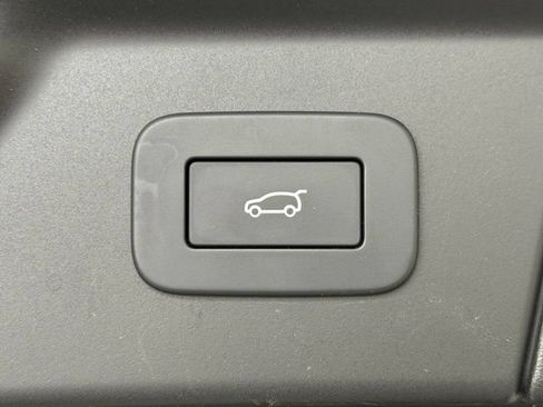 Used 2023 Land Rover Range Rover Velar R-Dynamic S AWD/4WD image 18