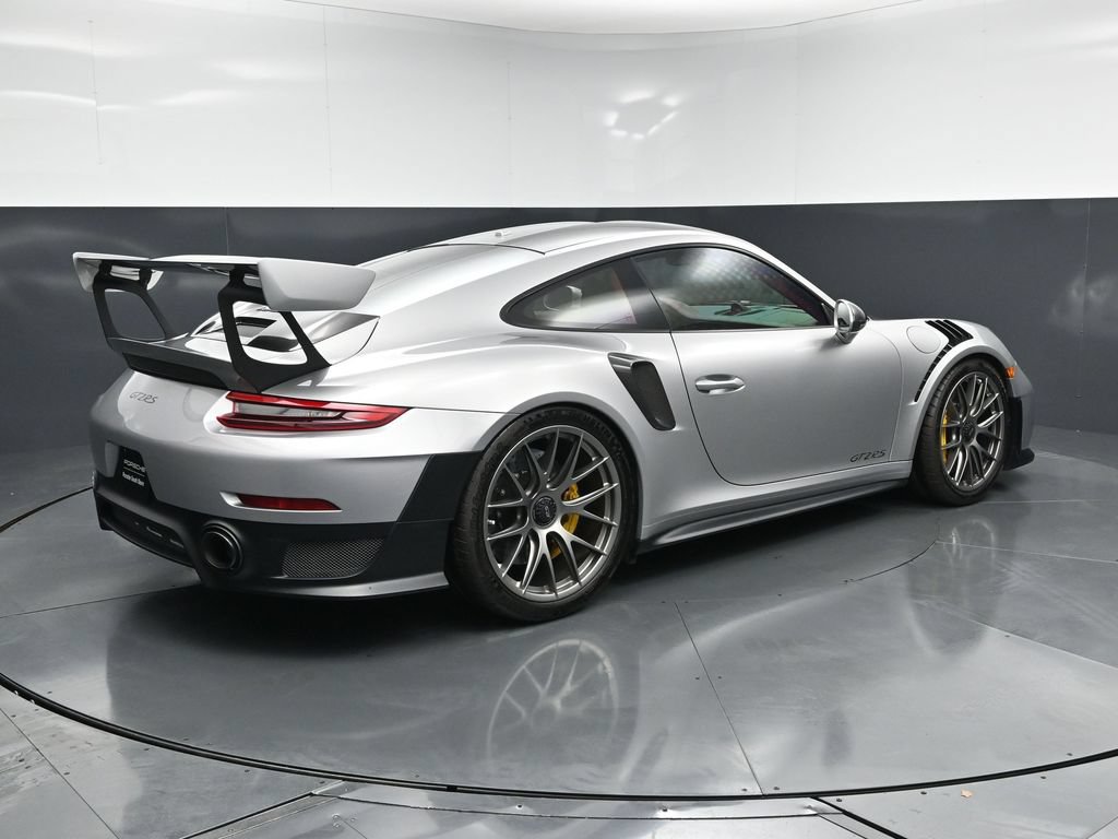 Used 2018 Porsche 911 GT2 RS RWD image 9