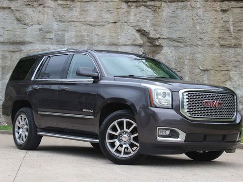 Used 2015 GMC Yukon Denali w/ Touring Package AWD/4WD image 1