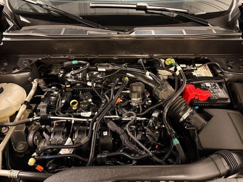 Used 2023 Ford Maverick XLT image 11