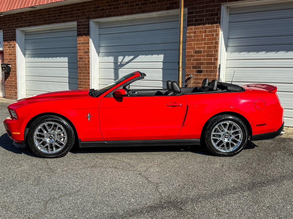 Used 2012 Ford Mustang Premium RWD image 22
