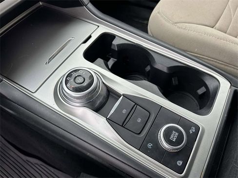 Used 2020 Ford Explorer XLT w/ Comfort Package image 13