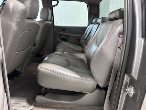 Used 2007 Chevrolet Silverado 2500 LT w/ Heavy-Duty Power Package image 23