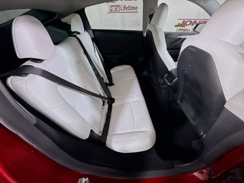 Used 2024 Tesla Model Y Long Range AWD/4WD image 29