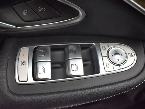 Used 2018 Mercedes-Benz C 300 4MATIC Sedan w/ Premium Package image 21
