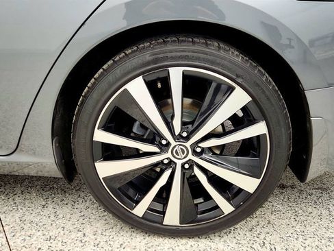 Used 2020 Nissan Altima 2.0 SR image 9