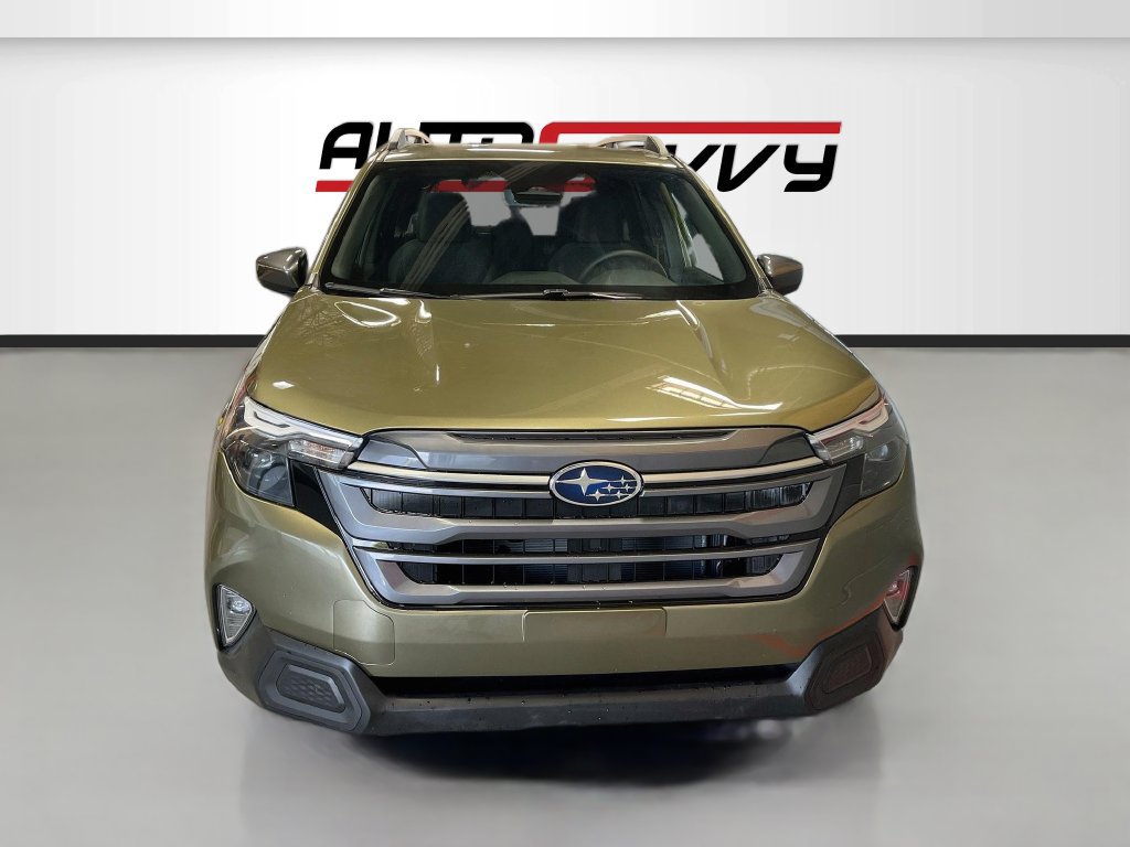 Used 2025 Subaru Forester Premium AWD/4WD image 2