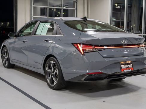 Certified 2022 Hyundai Elantra Limited w/ Cargo Package image 9