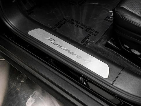 Used 2022 Porsche Panamera 4 AWD/4WD image 36