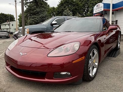 Used 2007 Chevrolet Corvette Coupe w/ Performance Package RWD image 14