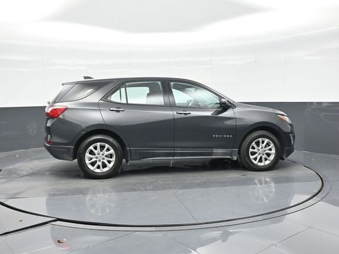 Used 2018 Chevrolet Equinox LS image 9