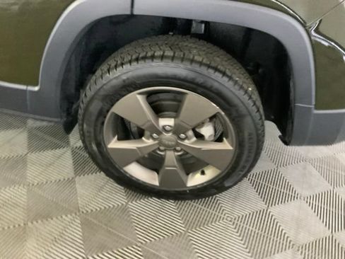 Used 2016 Jeep Cherokee 75th Anniversary FWD image 36