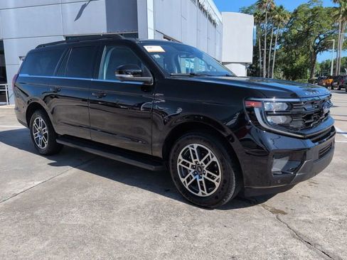 Used 2025 Ford Expedition Max Active AWD/4WD image 2