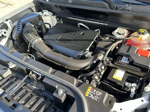 Certified 2022 GMC Acadia SLE image 30