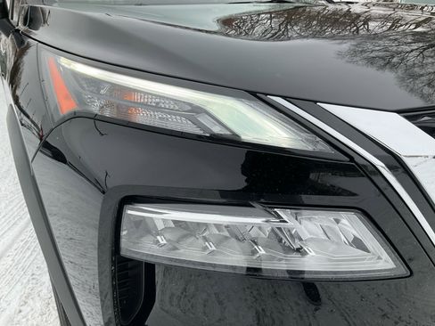 Used 2023 Nissan Rogue SV image 30