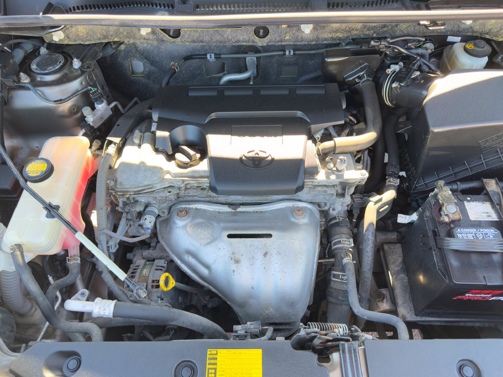 Used 2014 Toyota RAV4 XLE AWD/4WD image 31