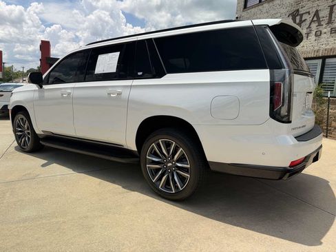 Used 2021 Cadillac Escalade ESV Sport RWD image 8
