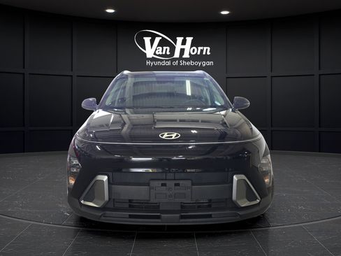 Certified 2025 Hyundai Kona SEL FWD image 2