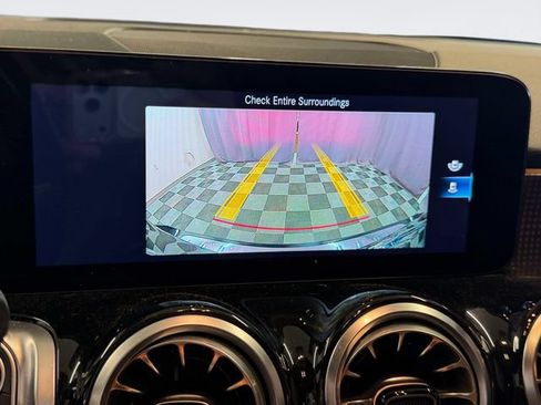 Certified 2022 Mercedes-Benz GLB 250 4MATIC image 28