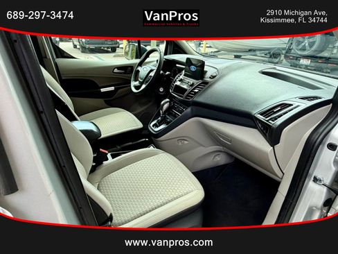 Used 2023 Ford Transit Connect XLT image 14