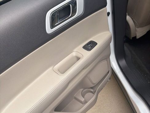 Used 2014 Ford Explorer XLT w/ Equipment Group 202A image 11