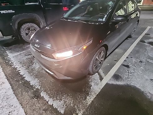 Certified 2023 Kia Forte LXS image 2