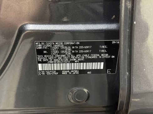 Used 2017 Toyota RAV4 XLE AWD/4WD image 14