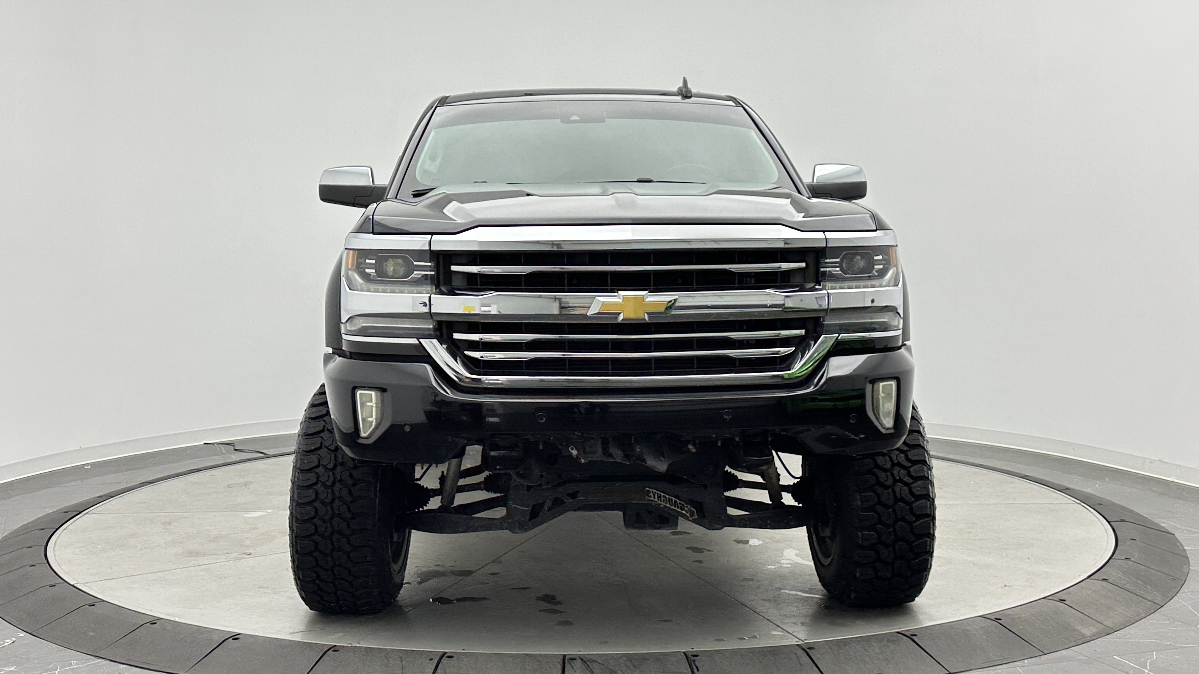 Used 2017 Chevrolet Silverado 1500 High Country AWD/4WD image 2