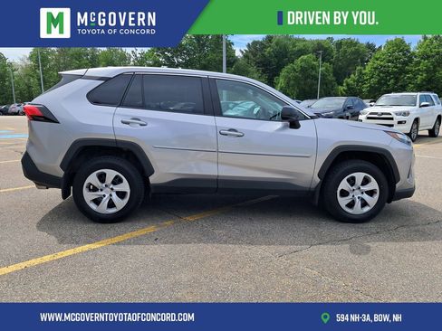 Used 2024 Toyota RAV4 LE AWD/4WD image 8