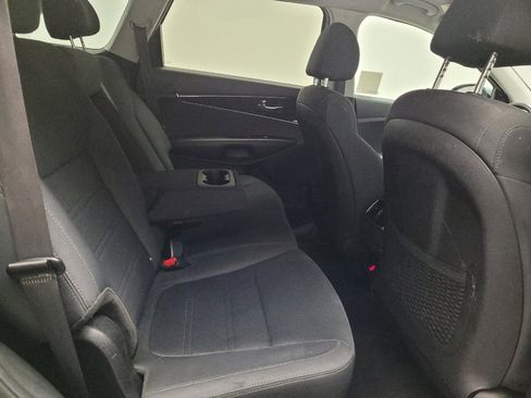 Used 2020 Kia Sorento LX FWD image 19