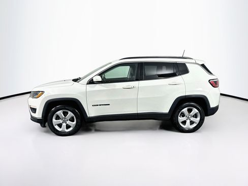 Used 2018 Jeep Compass Latitude w/ Popular Equipment Group FWD image 4