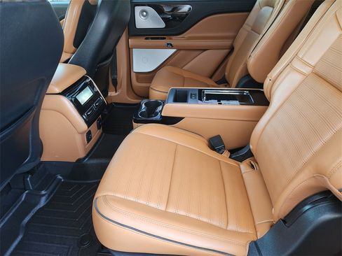 Used 2020 Lincoln Aviator Black Label Grand Touring w/ Class IV Trailer Tow Package image 30