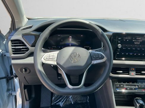 New 2026 Volkswagen Taos SE AWD/4WD image 12