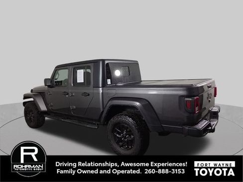 Used 2022 Jeep Gladiator Sport AWD/4WD image 10