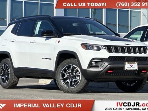 New 2026 Jeep Compass Trailhawk w/ Sun, Sound & Navigation Group AWD/4WD image 1