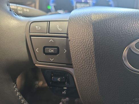 Used 2025 Toyota Camry XSE FWD image 16