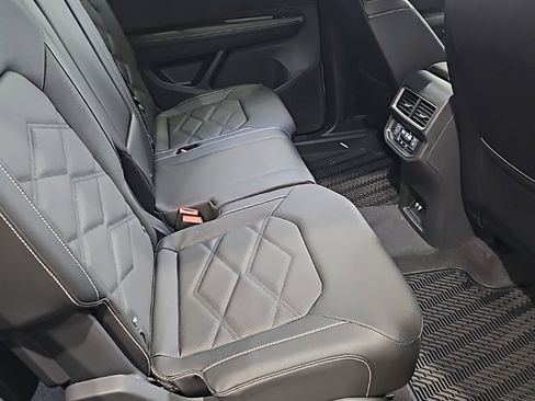 New 2026 Volkswagen Atlas SE image 17