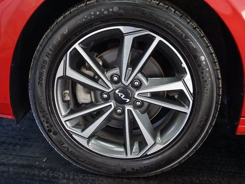 Used 2023 Kia Forte LXS image 4