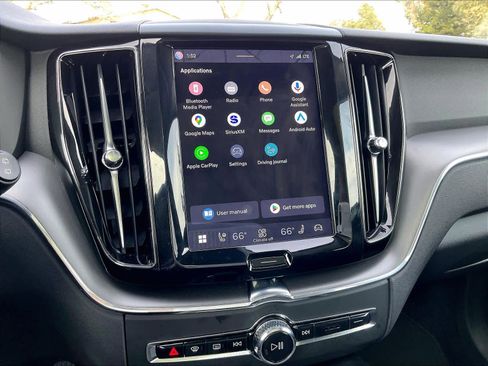 Used 2025 Volvo XC60 B5 Core image 35