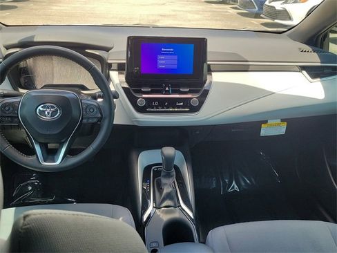 Used 2025 Toyota Corolla SE image 8