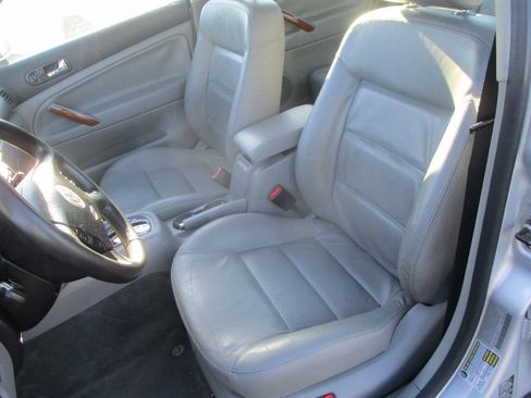 Used 2004 Volkswagen Passat GLX image 5