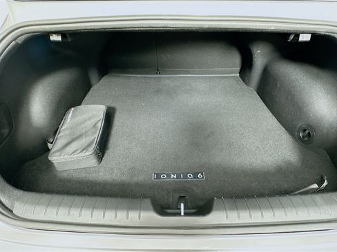 Used 2024 Hyundai Ioniq 6 Limited image 29