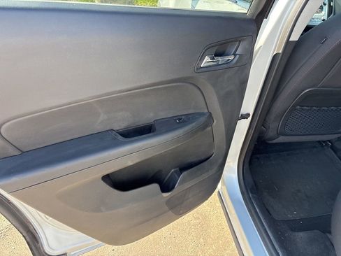 Used 2015 Chevrolet Equinox LT w/ Safety Package image 16