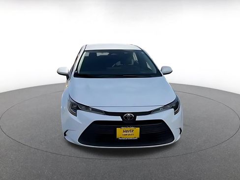 Used 2025 Toyota Corolla LE FWD image 4