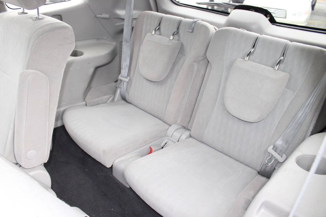 Used 2011 Toyota Highlander 4WD w/ Tow Pkg image 18