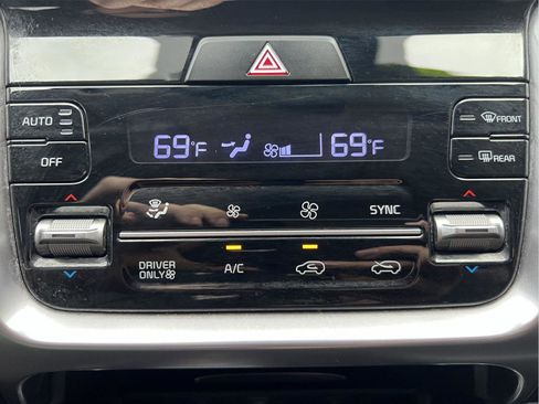 Used 2023 Kia Sorento EX image 26