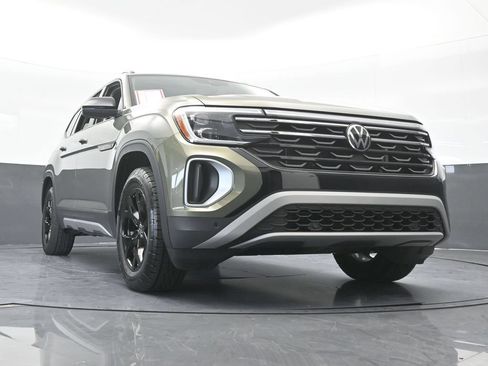 Used 2024 Volkswagen Atlas Peak Edition SE AWD/4WD image 66