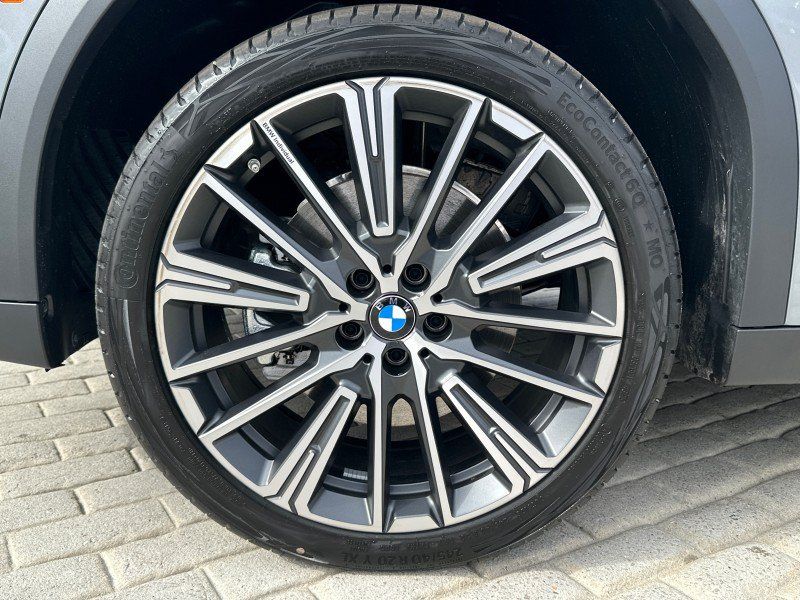 New 2026 BMW X2 xDrive28i w/ Convenience Package AWD/4WD image 2